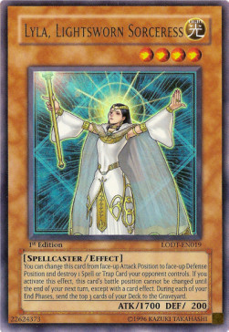 Lyla, Lightsworn Sorceress (V.1 - Ultra Rare)