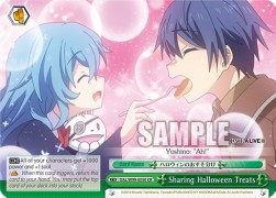 Sharing Halloween Treats (V.1 - Climax Rare)